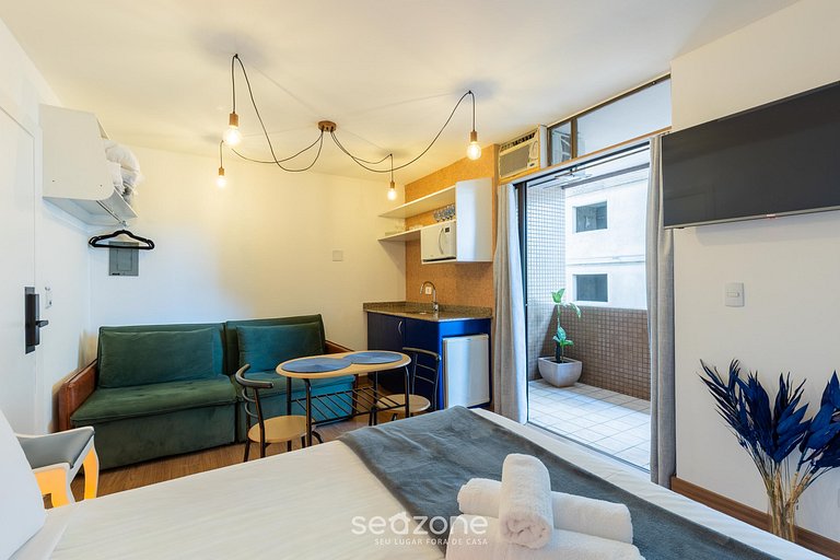 Studio no Alto da XV c/ estrutura completa UPP0212