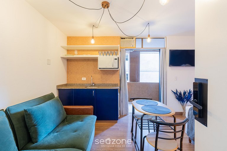 Studio no Alto da XV c/ estrutura completa UPP0212