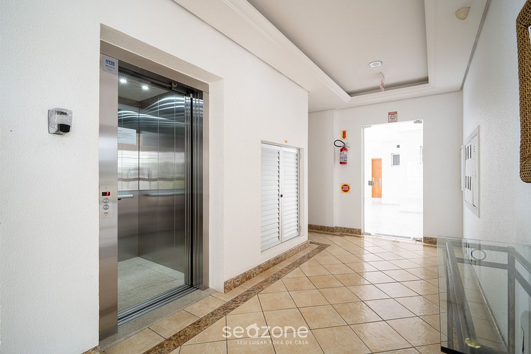 Apto a 700 m de la Playa de Jurerê AAV0306