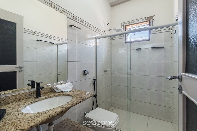 Apto em Cond. c/ Piscina e Churrasq. ART0008