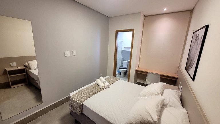 Apt en cond. con piscina en el Centro GRLB1803