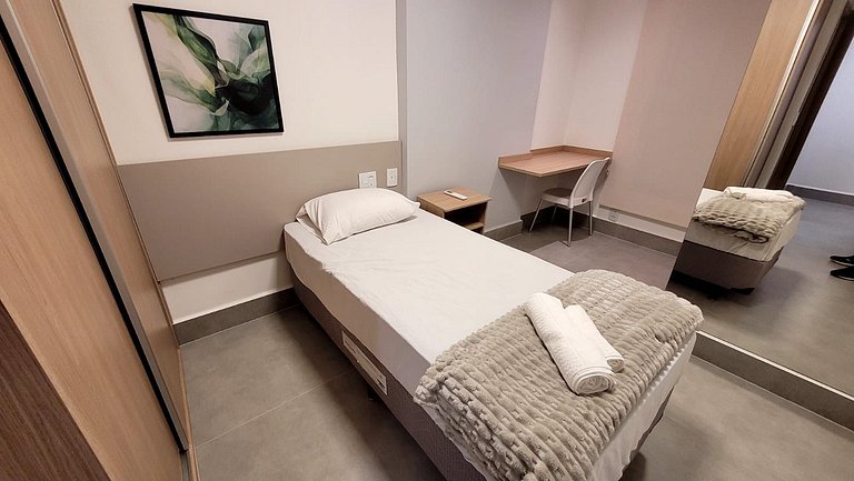 Apt en cond. con piscina en el Centro GRLB1803