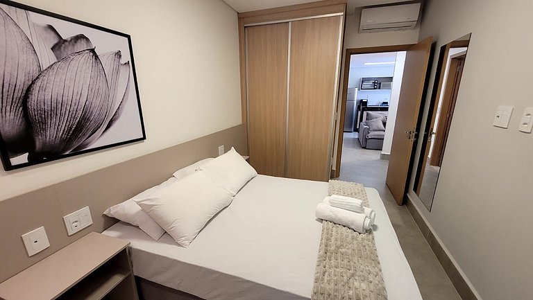 Apt en cond. con piscina en el Centro GRLB1803