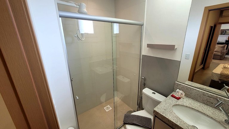 Apto em Cond. c/ piscina no Centro GRLB1803