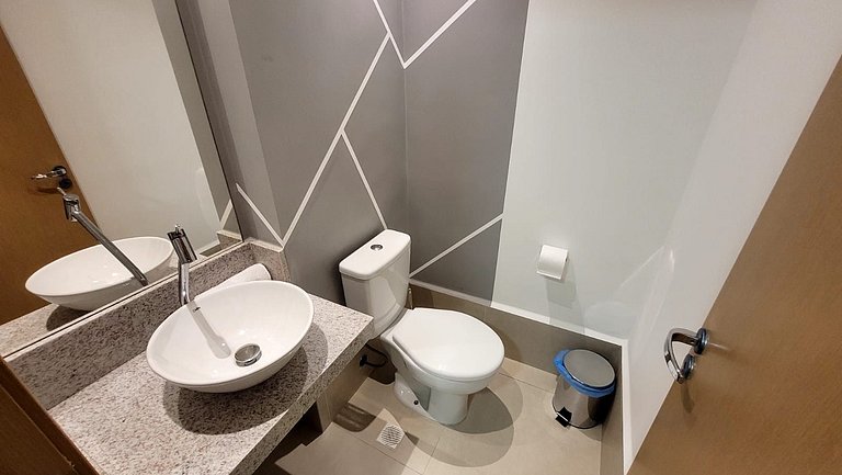 Apt en cond. con piscina en el Centro GRLB1803