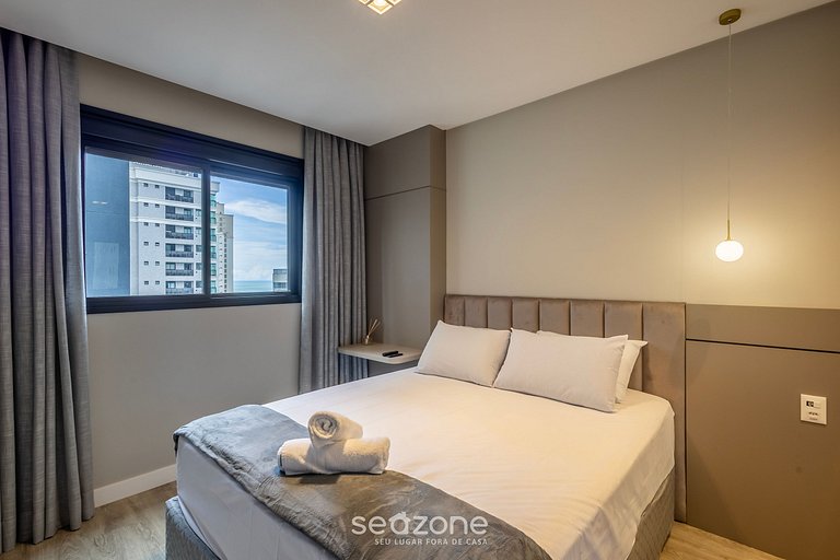 Apto em edif. c/ piscina, 350m da Praia IFT1409