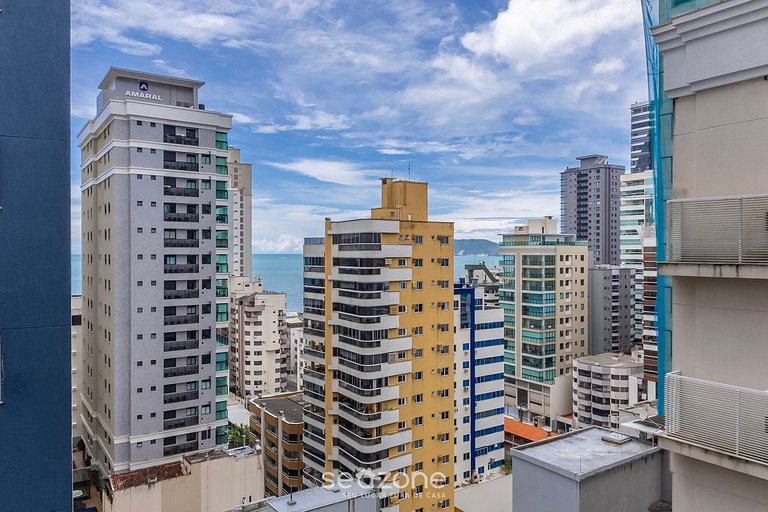 Apto em edif. c/ piscina, 350m da Praia IFT1409