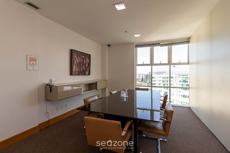 Apto em cond. c/ piscina na Asa Norte BHY1704