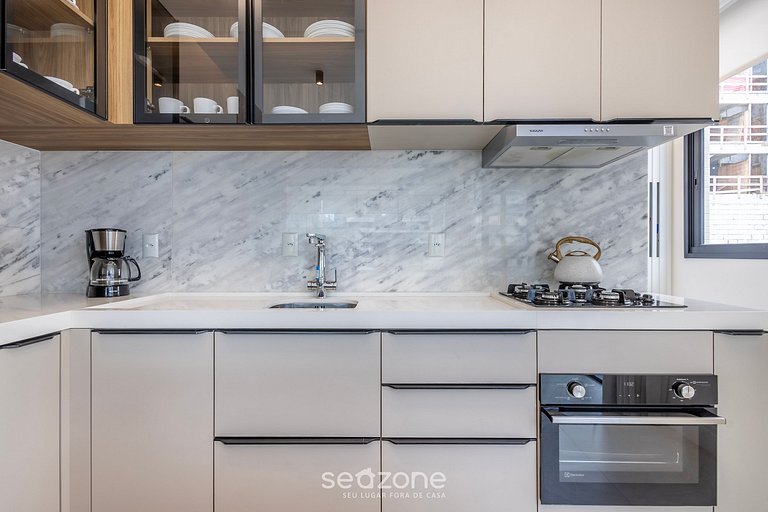 Apto c/ churrasq. a 260 m da Praia EAH0602