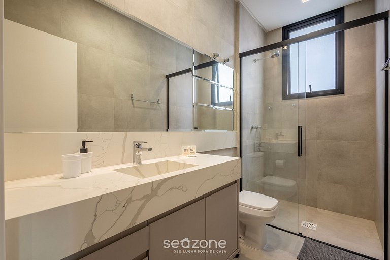 Apto c/ churrasq. a 260 m da Praia EAH0602