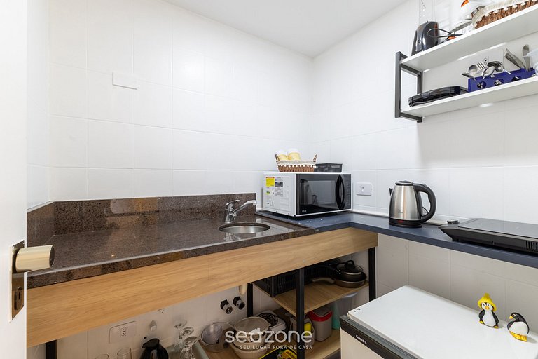 Studio em cond. c/ piscina no Alto da XV UPP0703