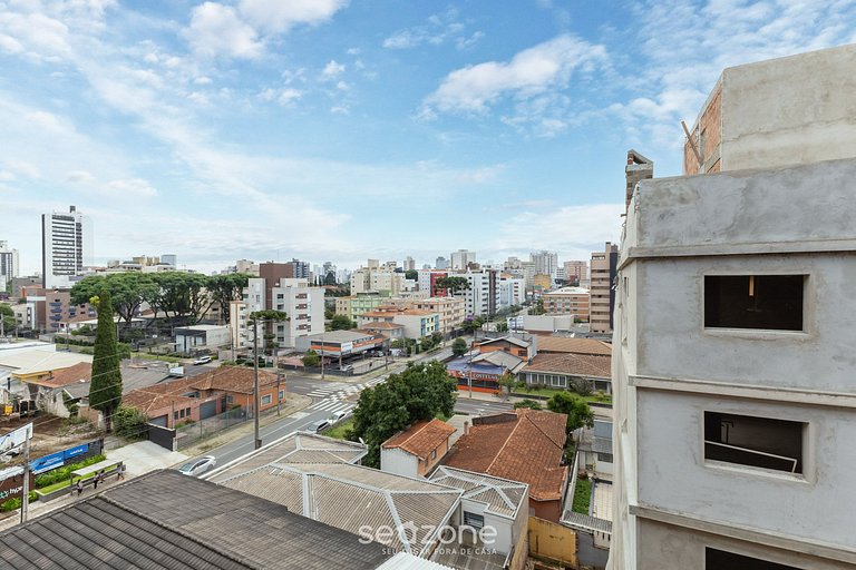 Estúdio em cond. c/ piscina em Curitiba UPP0704