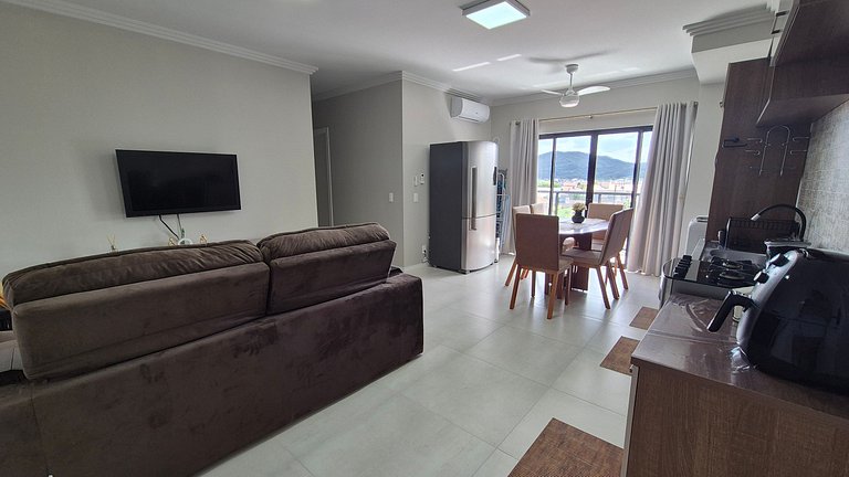 Apt em cond. c/ pisc. 650m do Beto Carrero LAV0308