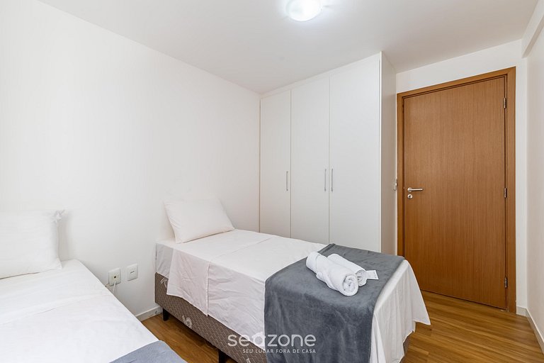 Apto em Cond. c/ Piscina, 700 m da Praia MBR0204