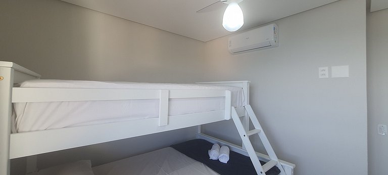 Apto en cond. con fácil acceso al mar ARE1502