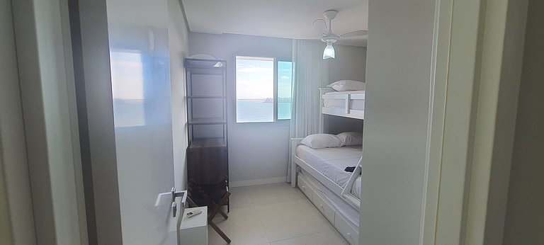 Apto em cond. com fácil acesso ao mar ARE1502