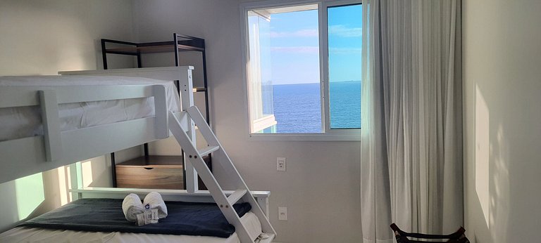 Apto em cond. com fácil acesso ao mar ARE1502