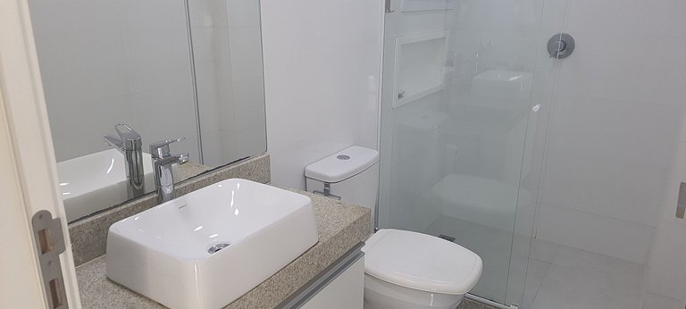 Apto en cond. con fácil acceso al mar ARE1502