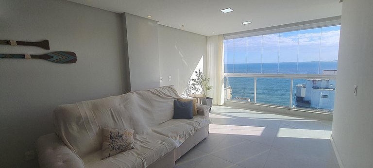 Apto em cond. com fácil acesso ao mar ARE1502