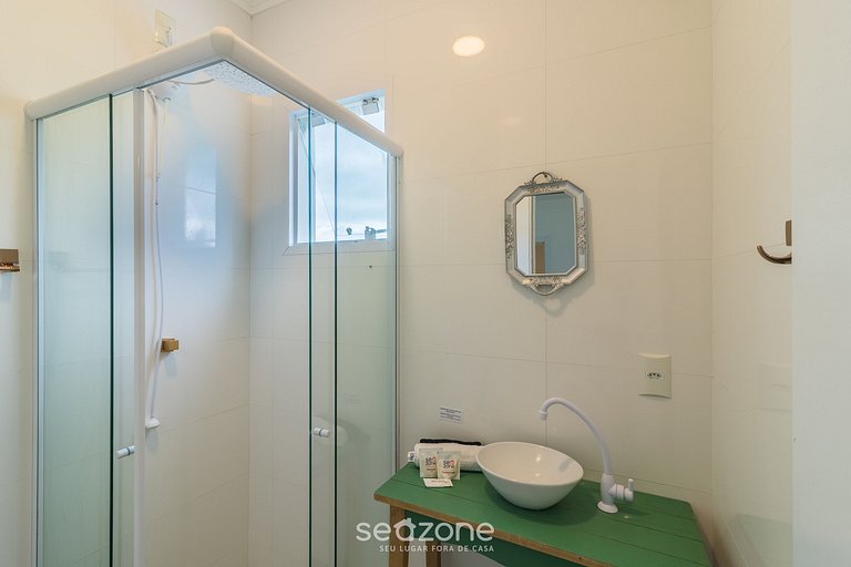 Casa de dos pisos con 2 suites en Perequê BFJ0506