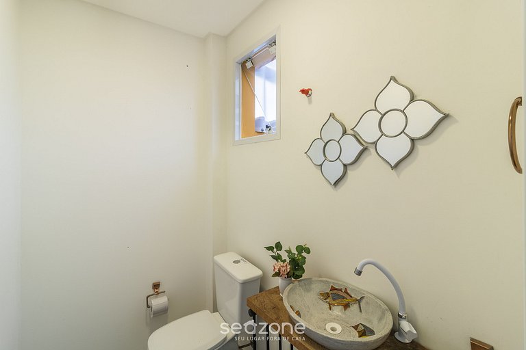 Casa de dos pisos con 2 suites en Perequê BFJ0506