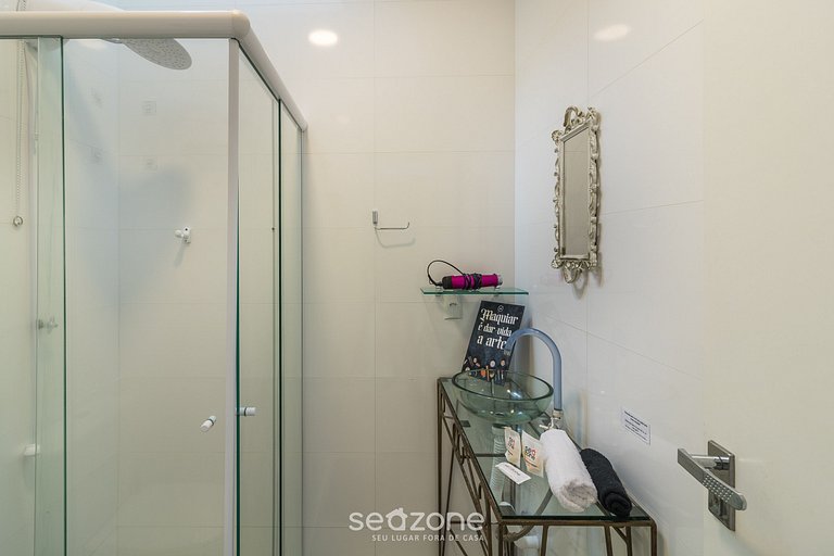 Casa de dos pisos con 2 suites en Perequê BFJ0506