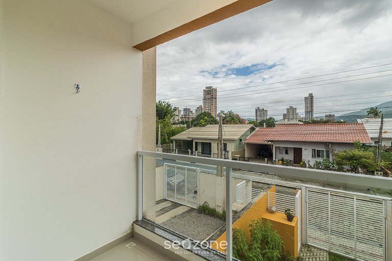 Sobrado com 2 suítes em Perequê BFJ0506