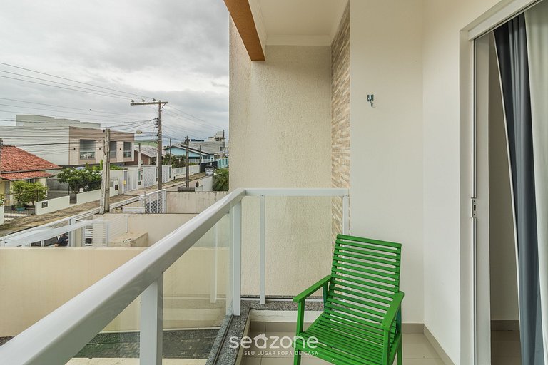 Sobrado com 2 suítes em Perequê BFJ0506