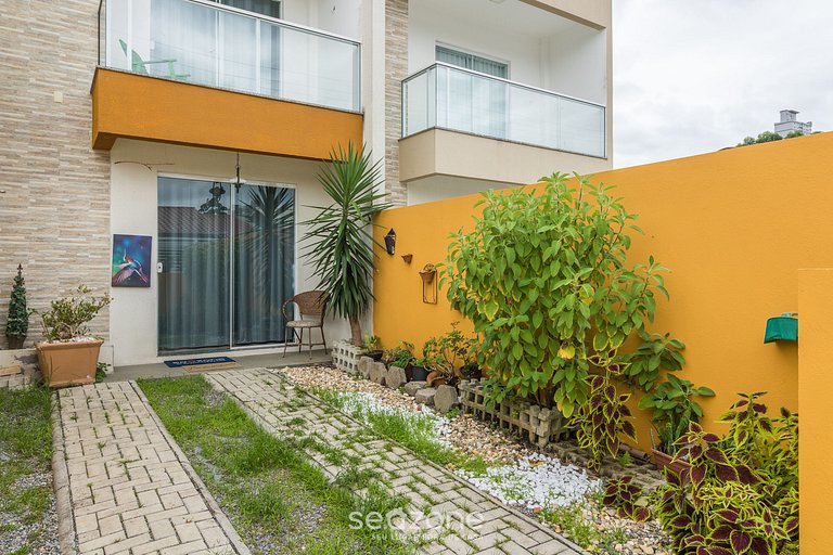 Sobrado com 2 suítes em Perequê BFJ0506