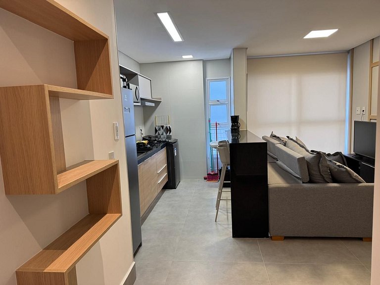 Apto em Cond. c/ Piscina e academia GRLB0903