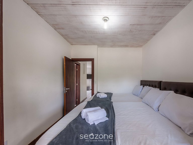 Apto em cond. c/ Piscina e churrasq. CVC0005