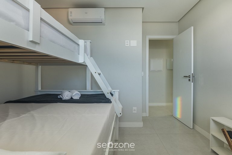 Apto em cond. com fácil acesso ao mar ARE1502