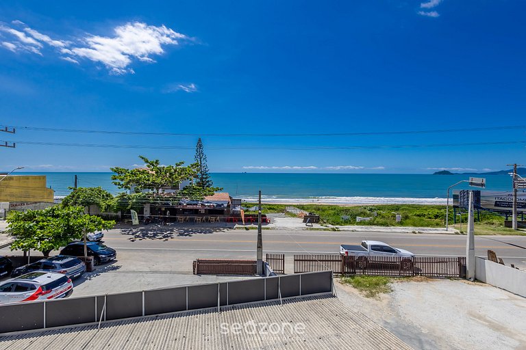 Apto c/ churrasq. e vista mar em Itajubá IBH0201