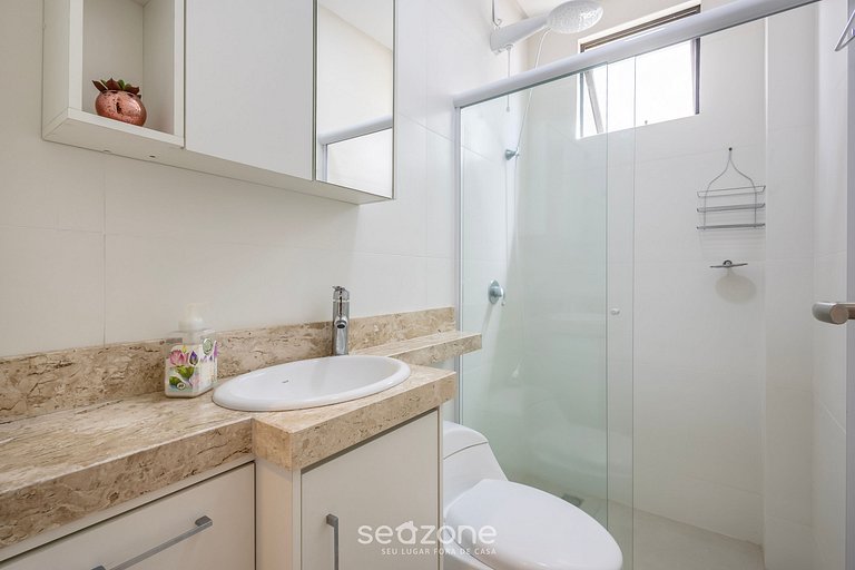 Apto c/ churrasq. e vista mar em Itajubá IBH0201