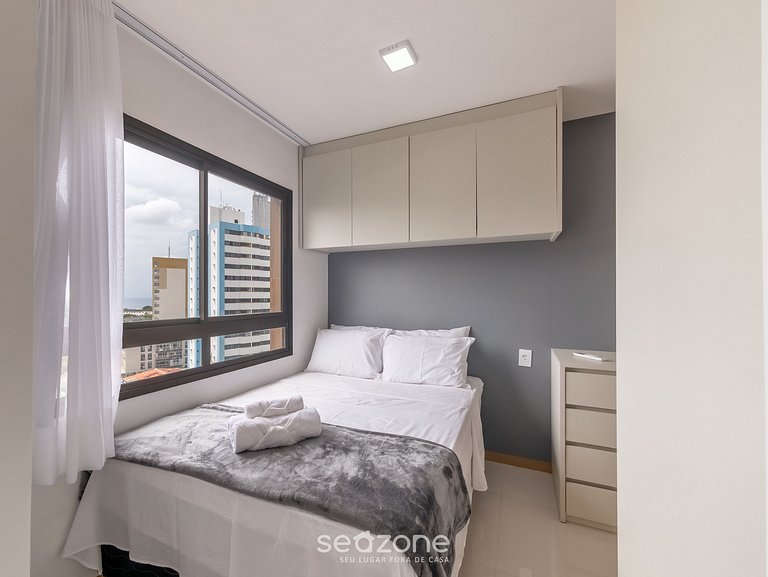 Apto em prédio c/ piscina em Salvador HFO1001