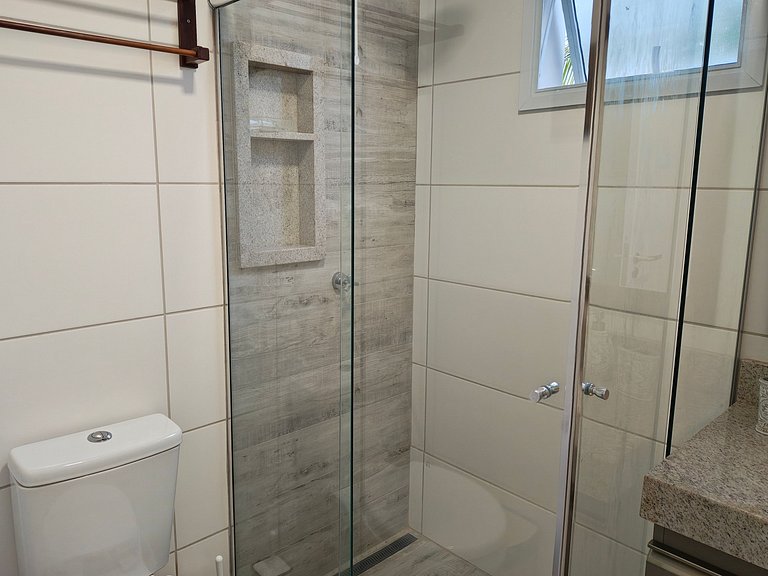 Apto em Cond. c/ Piscina em Guarajuba AGU0000