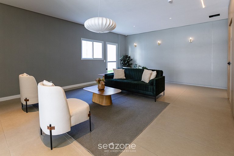 Aptos em edif. c/ Piscina no terraço a apenas 350 m do metrô