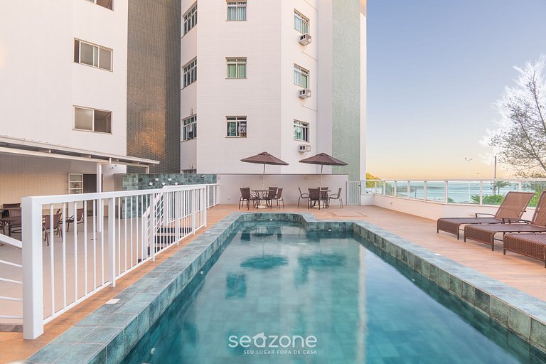 Prédio c/ Piscina à passos das Praias de Bacutia e Peracanga