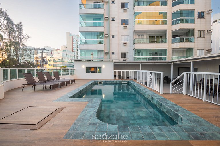 Prédio c/ Piscina à passos das Praias de Bacutia e Peracanga