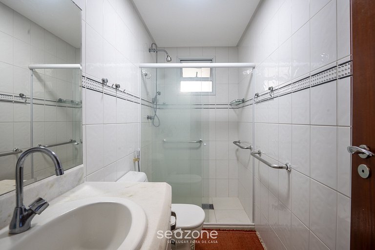 Apto vista frente mar em Cond. c/ Piscina EMQ0403