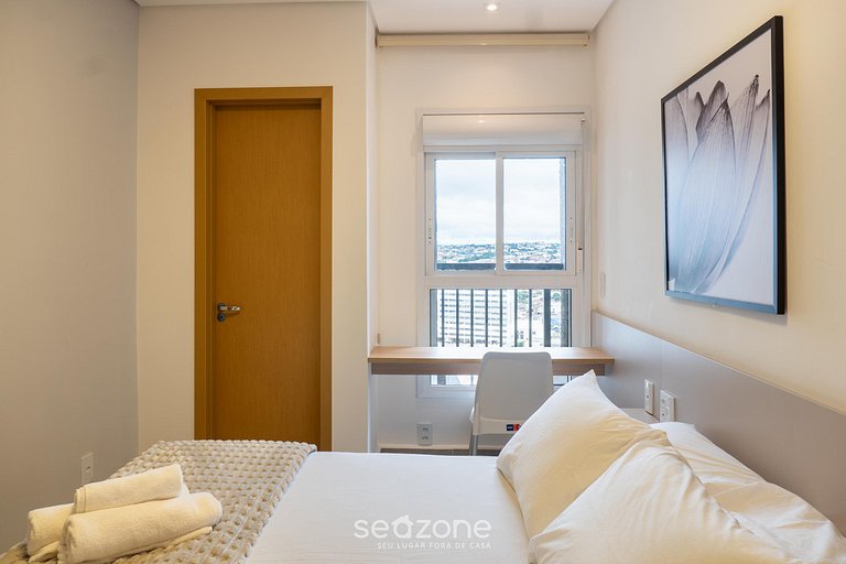 Apto de 2 DRs en edificio c/ piscina GRLB1303