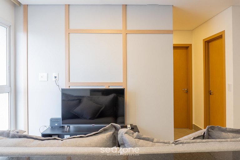 Apto 2 QTs em edf. c/ Piscina GRLB1303