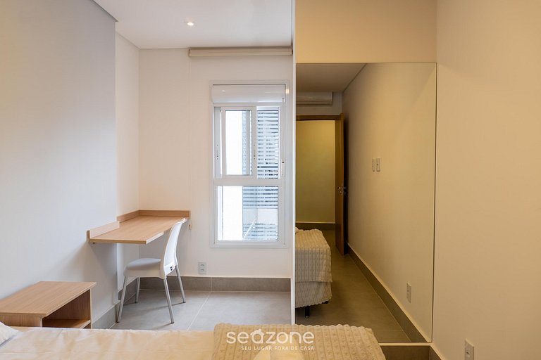 Apto de 2 DRs en edificio c/ piscina GRLB1303