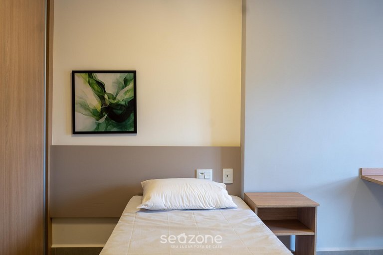 Apto de 2 DRs en edificio c/ piscina GRLB1303