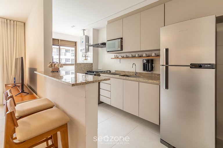 Apto c/ varanda, churrasq. e vista piscina ANO0209