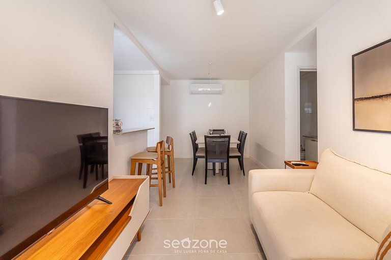 Apto c/ varanda, churrasq. e vista piscina ANO0209