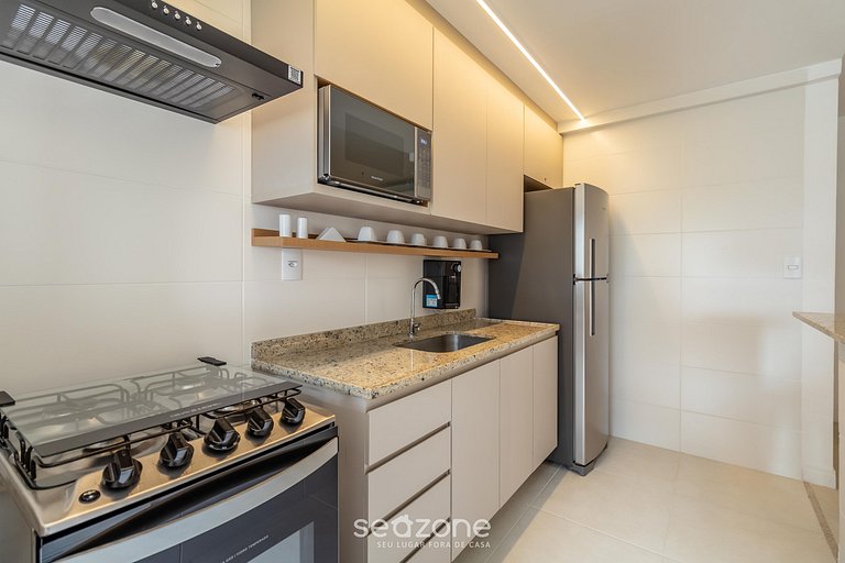 Apto c/ varanda, churrasq. e vista piscina ANO0209