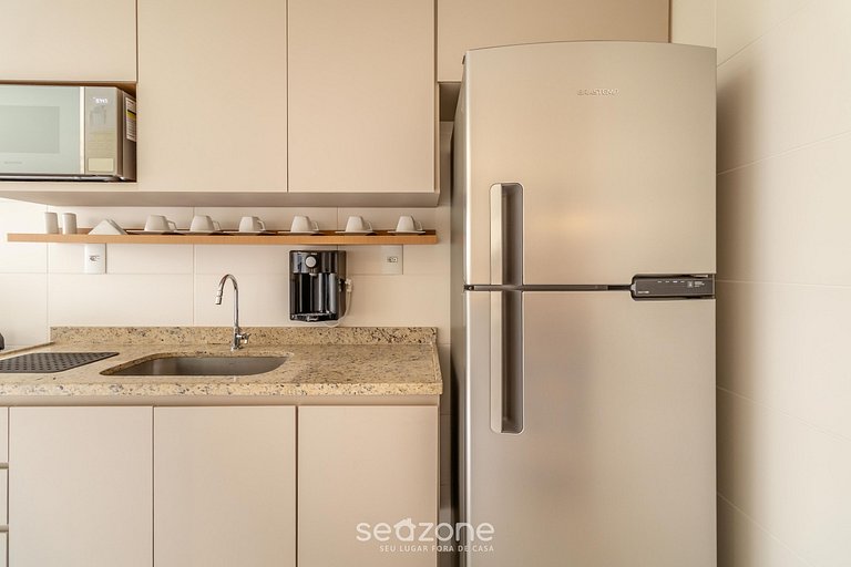 Apto c/ varanda, churrasq. e vista piscina ANO0209