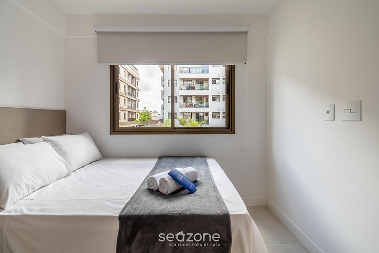 Apto c/ varanda, churrasq. e vista piscina ANO0209