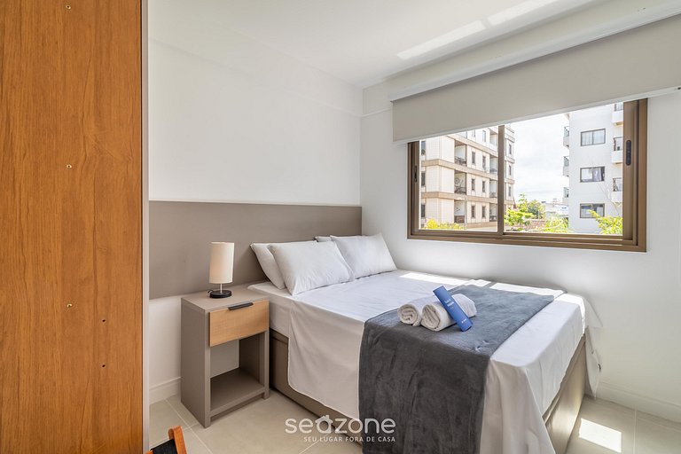 Apto c/ varanda, churrasq. e vista piscina ANO0209